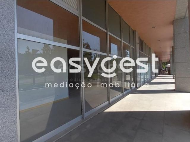 Loja com 181 m2 na Av. Europa junto ao Palácio da Justiça, Viseu