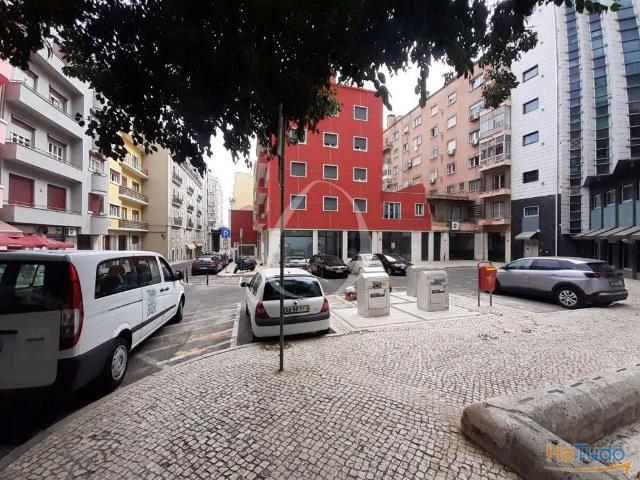 Loja com 270 m2 na freguesia de Santo António em Lisboa | 26074073149