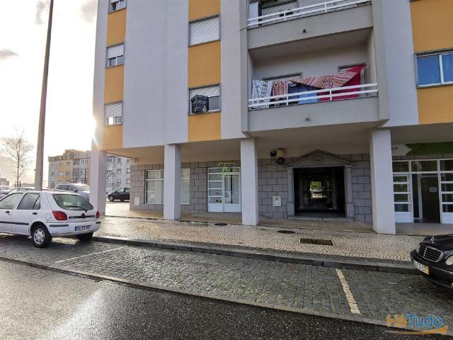 Loja com 285m2 na Qtª das Violetas, em Castelo Branco | 26063916829