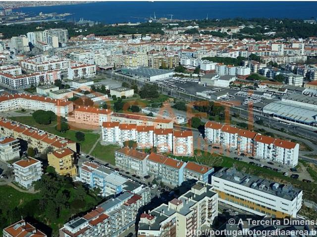 Loja com 2 pisos Remodelada
