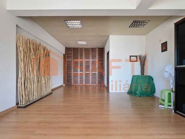 Loja com viabilidade de alteração para habitação Póvoa de Santo Adrião