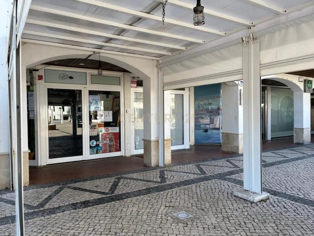 Loja com Vista Mar no Centro da Ericeira – Investimento com Rendimento