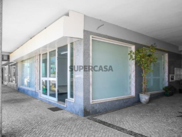 Loja com Armazém e escritórios