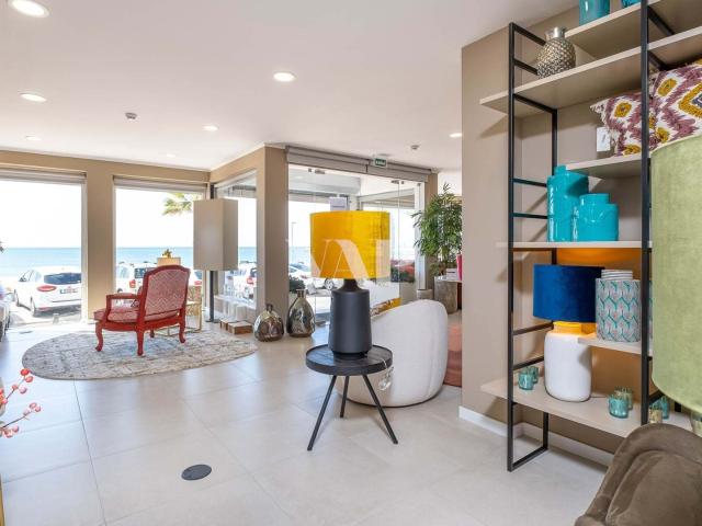 Loja com cave situada na avenida da praia de Quarteira 225m² Quarteira