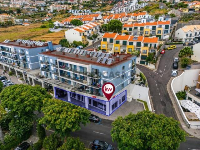 Loja com esplanada_Caniço de Baixo