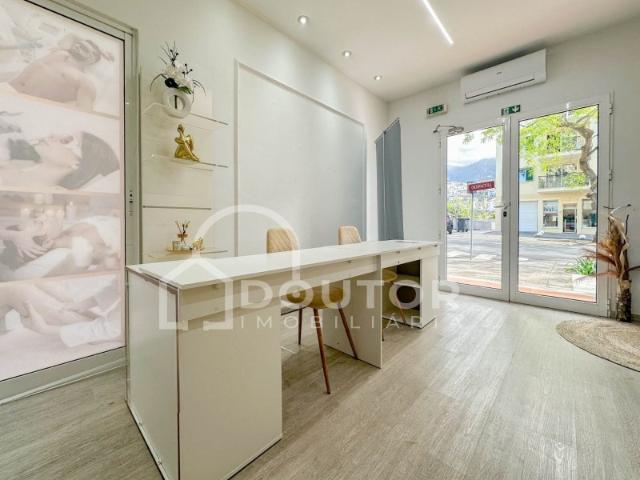Loja com excelente potencial de investimento nas Madalenas Funchal