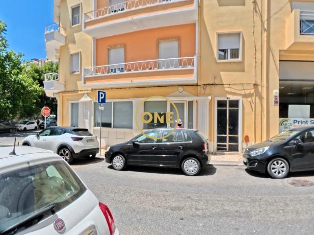 Loja com licença para serviços Faro Localização Privileg. 48m² Faro Sé e São Pedro