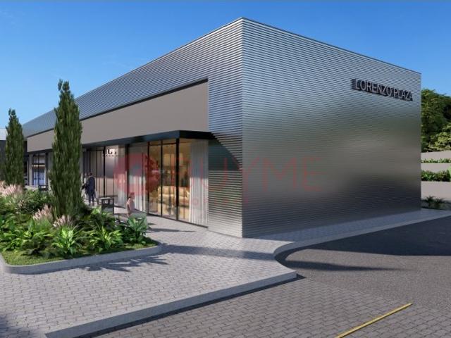 Loja com Mezzanine em Complexo Comercial Almancil