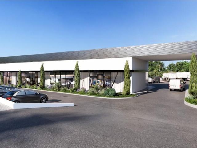 Loja com mezzanine em Empreendimento Lorenzo Plaza, bem loca. 131m² Almancil