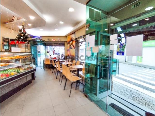 Loja com Padaria/Pastelaria em Rio Tinto
