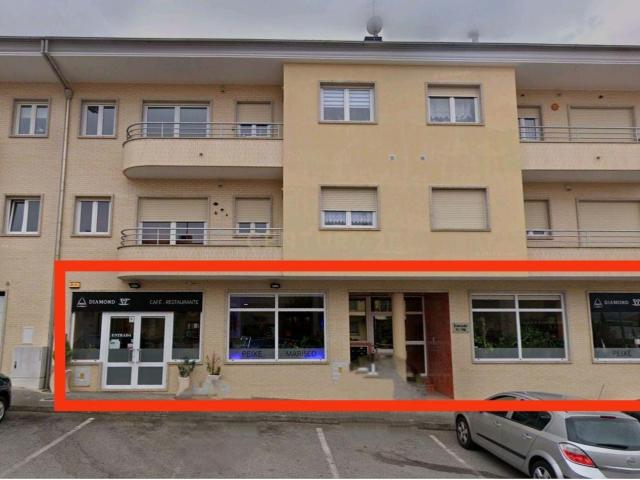 Loja com projeto aprovado para construção de 3 Apartamentos Bragança
