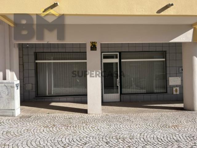 Loja com rendimento, para venda, em Castelo Branco!