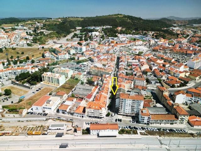 Loja comercial com 230m2 no centro da Malveira, em Mafra 227m² Malveira, Milharado e Venda do Pinheiro