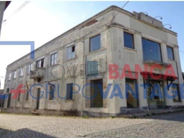 Loja Comercial com 710 m² na Rua da Estação Imóvel da Banca em Vimieiro