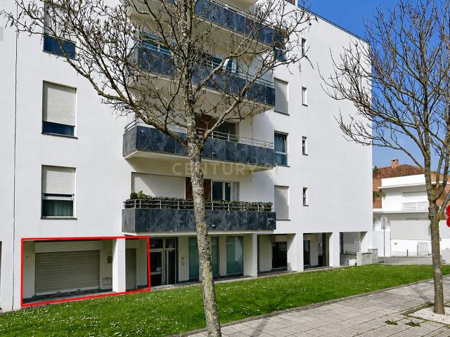 LOJA COMERCIAL COM DUAS FRENTES | PORTO SALVO | OEIRAS