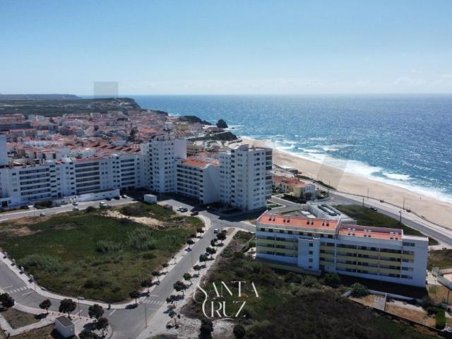 Loja comercial de 488 m² em frente à Praia de Santa Cruz — T. 488m² A dos Cunhados e Maceira