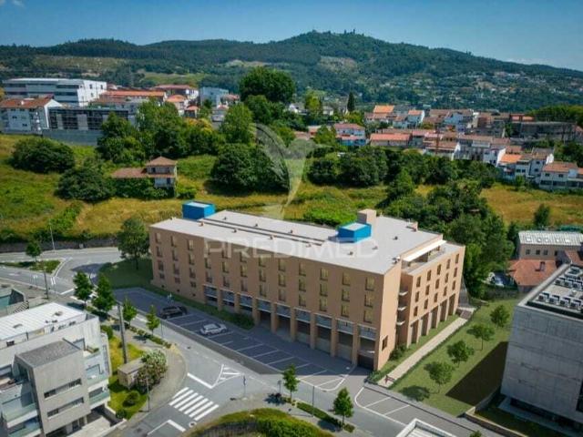 LOJA COMERCIAL EM AZURÉM GUIMARÃES