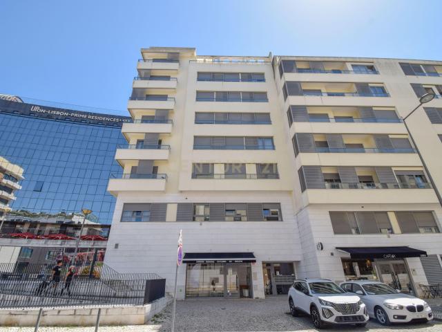 Loja Comercial em Benfica – Localização Premium e Grande Potencial