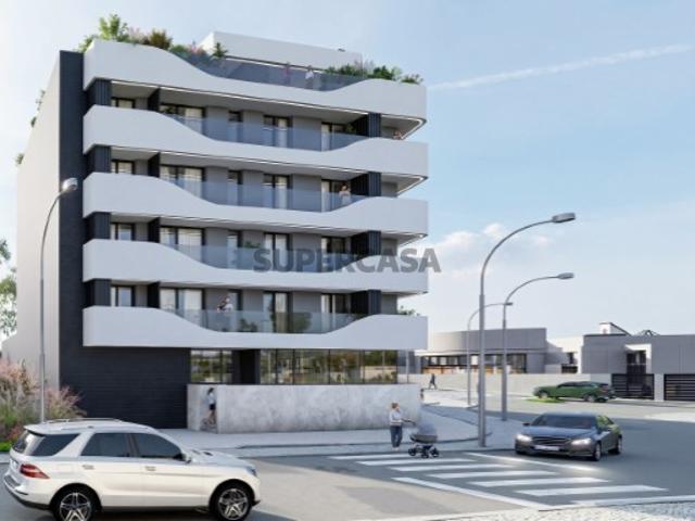 Loja Comercial na Trofa Espaço Amplo para Restauração ou Panificação