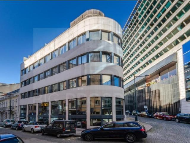 Loja comercial no centro de Lisboa perto de Marques de Pombal vende se