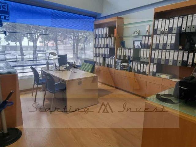 Loja comercial no largo do passeio Alegre, na Póvoa de Varzim. | 26064041854