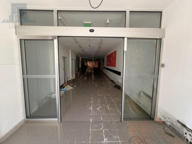 Loja Comercial para Arrendamento/Venda Costa Cabral, Porto