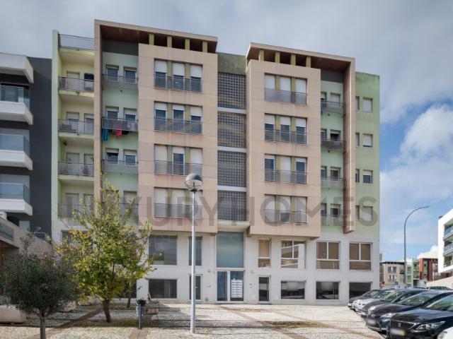 Loja Comercial para Reabilitação | Camarate Loures