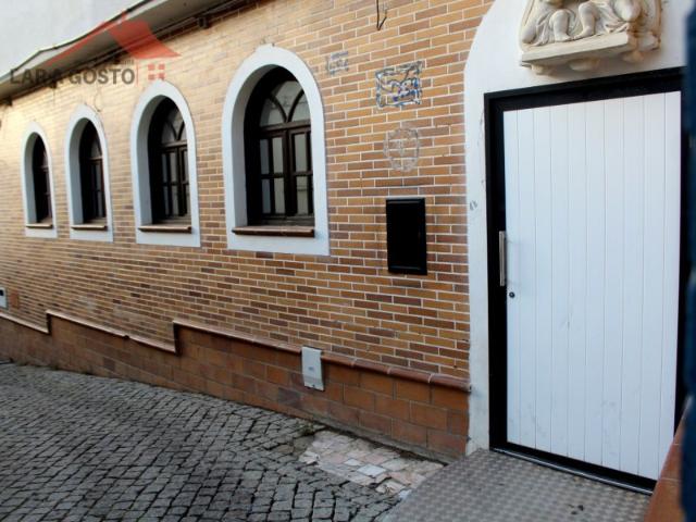 Loja comercial para venda ou arrendamento em Macedo de Cavaleiros