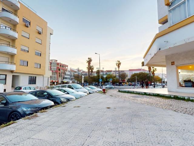 Loja, Costa de Caparica