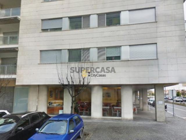 Loja de Gaveto c/ Armazém | Hospital São João