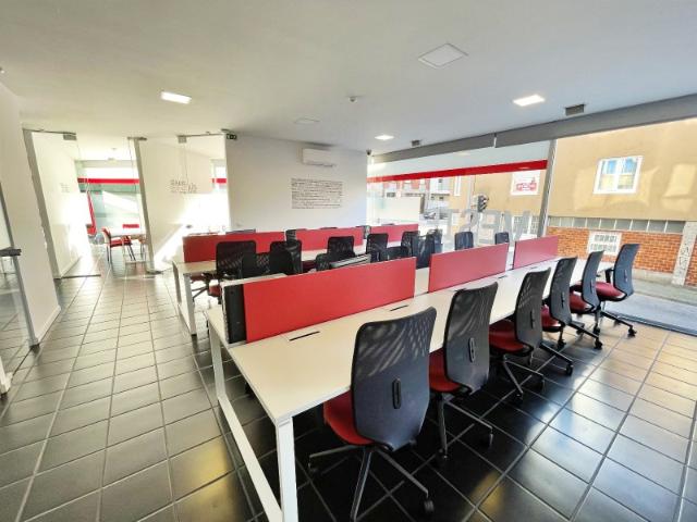Loja de Gaveto com Grande Visibilidade | 255 m²
