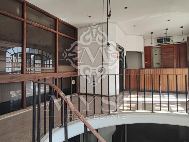 Loja de grandes dimensões Carcavelos Junqueira Oferta de viagem até 4800€