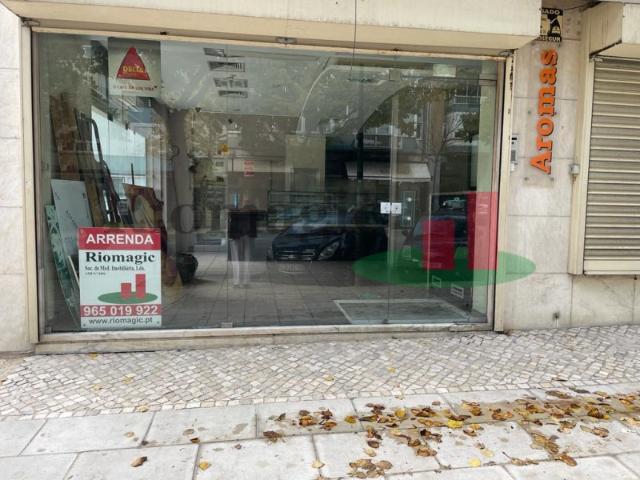 Loja de 2 pisos para Arrendamento em Benfica Lisboa