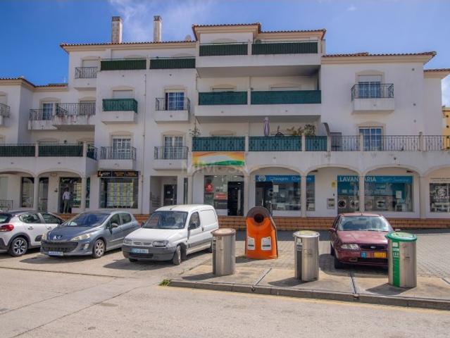 Loja de 74 m2 com Garagem INVESTIMENTO ELEGANTE EM LAGOS