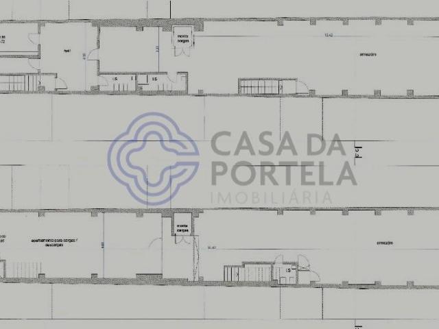 Loja e Armazém e Prédio a Venda no centro do Porto em Santo Ildefonso próximo a tudo!