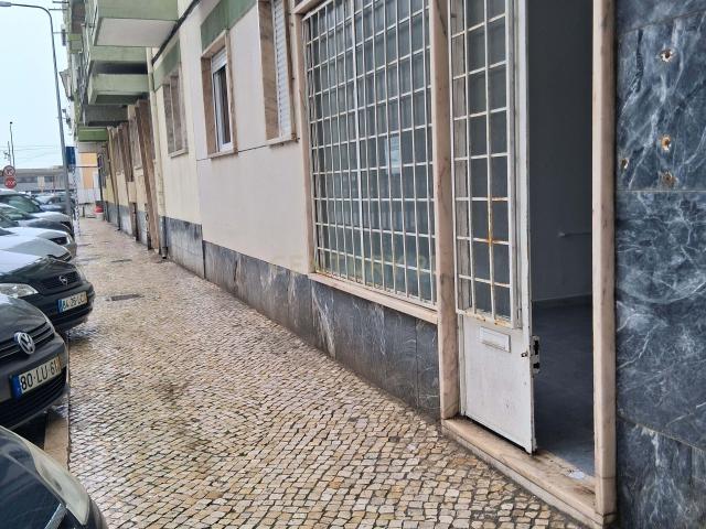 Loja em Algés, Oeiras Excelente Oportunidade de Negócio
