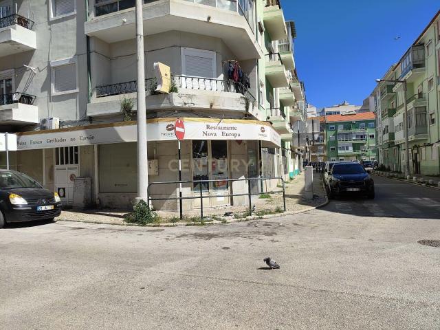 Loja em Almada / Cova Piedade