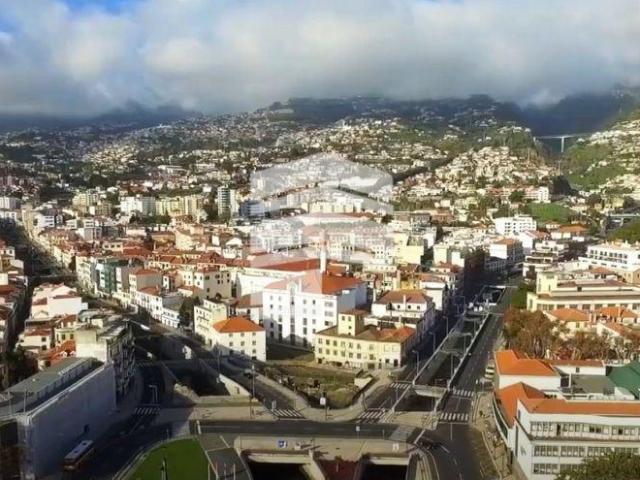 Loja em construção Funchal Centro | 26064062093
