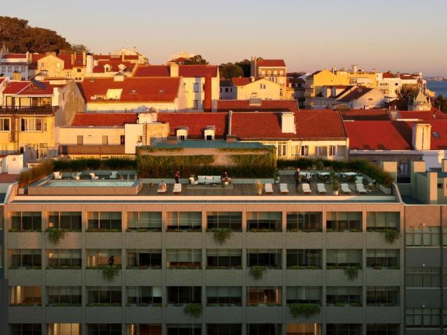 Loja em empreendimento de luxo na Infante Santo, Lisboa