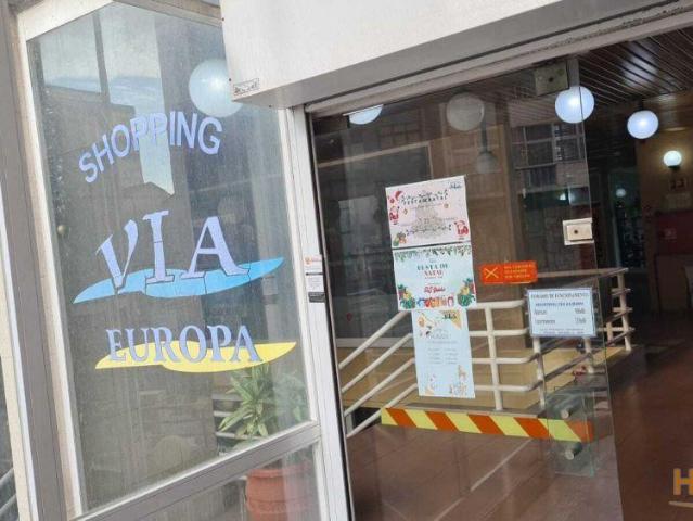 Loja em espaço comercial | 26073919247