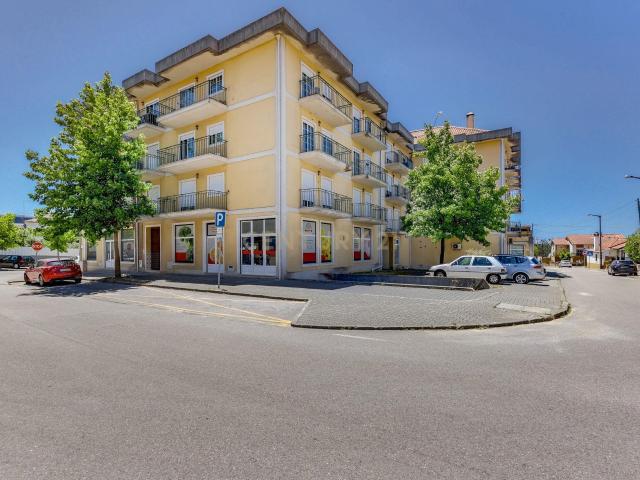 Loja em Leiria Urbanização Telheiro 124m2
