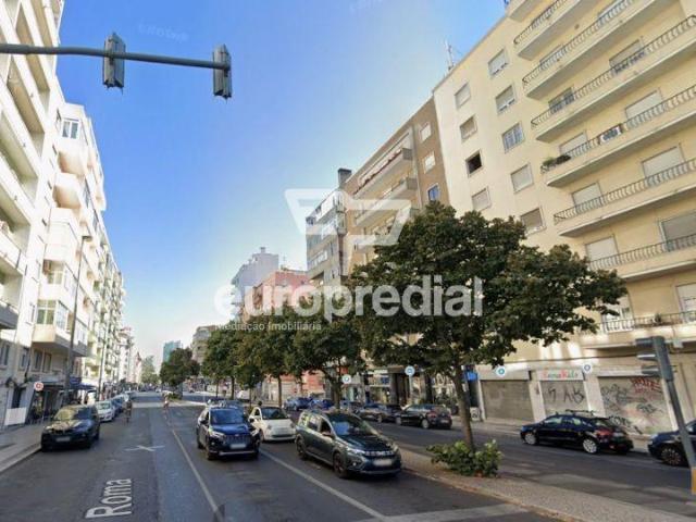 Loja em plena Avenida de Roma oportunidade única no coração de Lisboa! | 26064066190