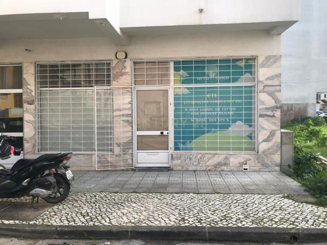 Loja em Quinta do Conde, Sesimbra Oportunidade Única!