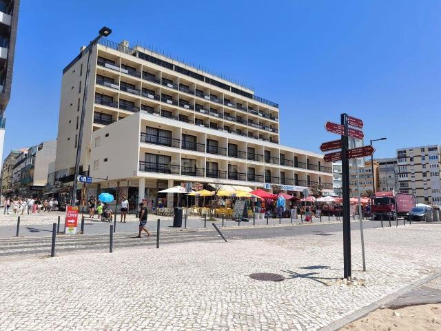 Loja em venda na Costa da Caparica