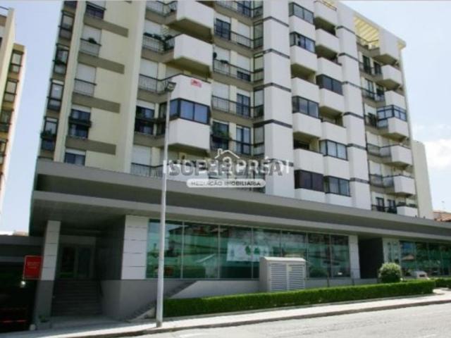 Loja /Escritorio Health Club Porto