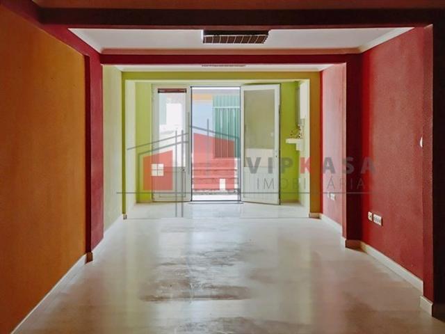 Loja / Escritório Remodelado, com entrada independente