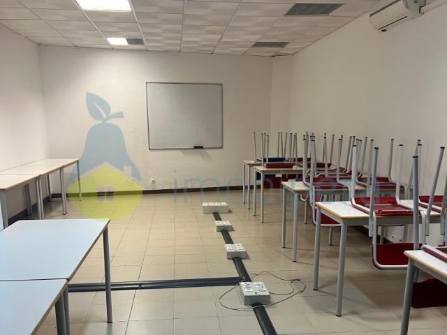 LOJA /ESPAÇO MULTIUSOS EM CERRO ALAGOA ALBUFEIRA
