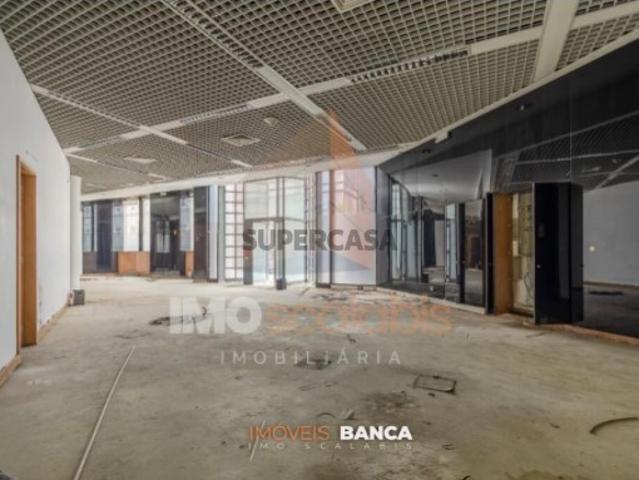 Loja / Espaço para Serviços | Centro Histórico de Santarém