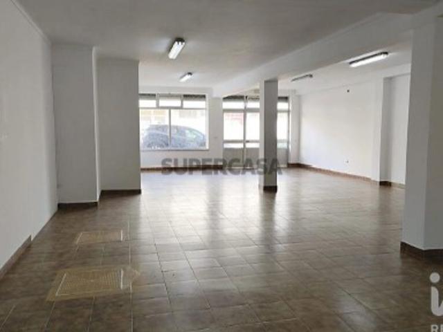 Loja / Estabelecimento Comercial em Cadaval e Pêro Moniz de 142,00 m²