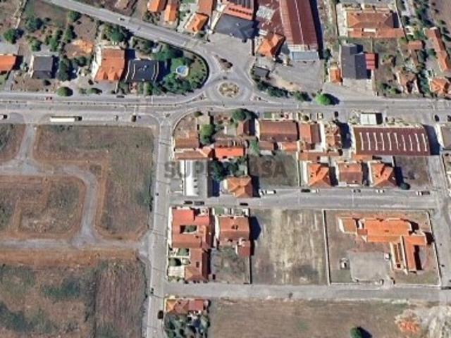 Loja / Estabelecimento Comercial em Campo de Besteiros de 317,00 m²